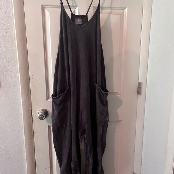 Hot Shot Jumpsuit - Picture 6 of 9